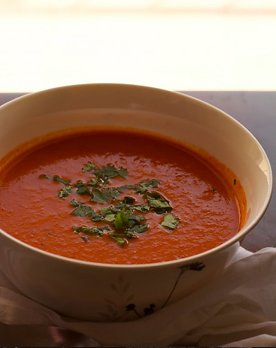 Image of A tomato and onion soup