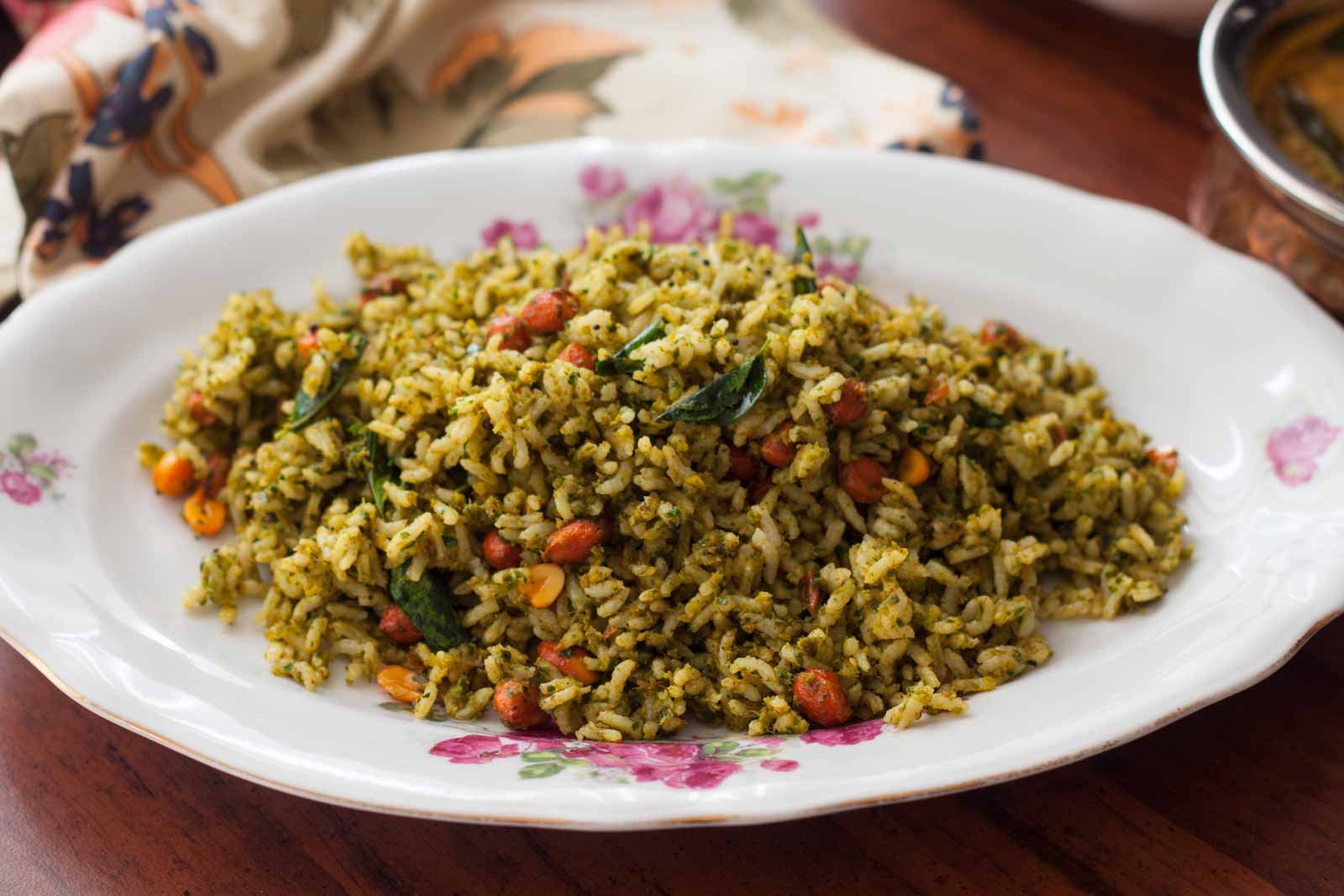 Kothamalli Karuveppilai Sadam Recipe - Coriander And Curry Leaves Rice