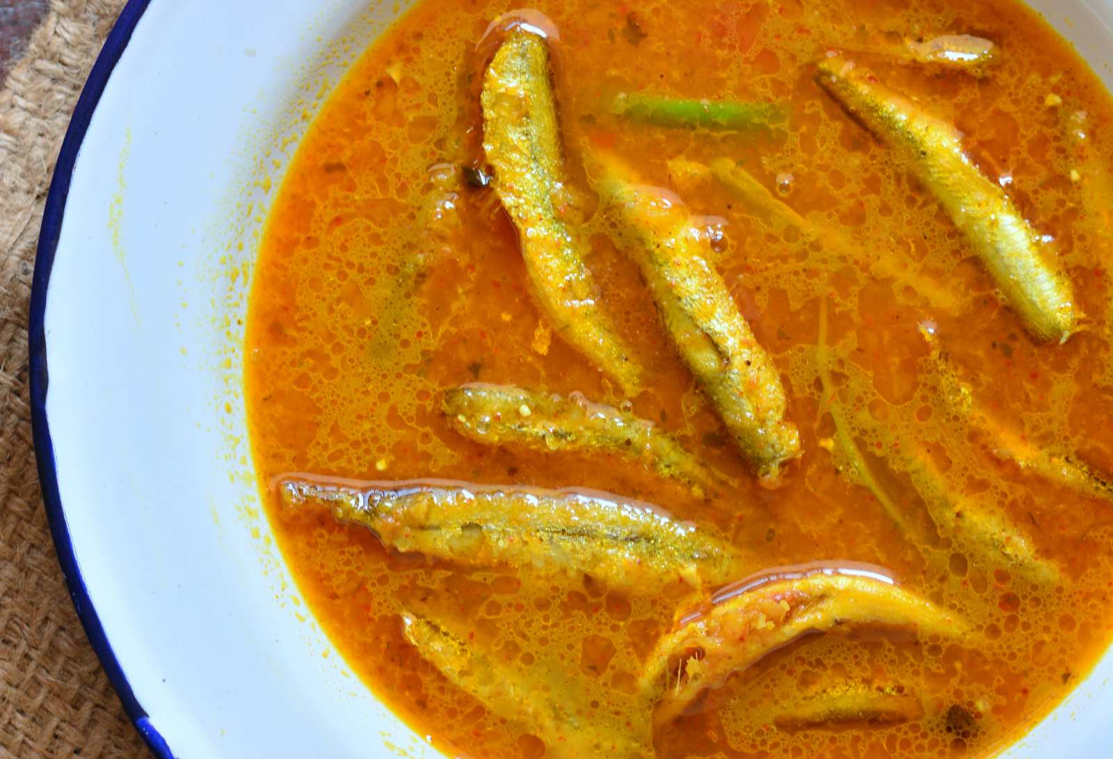 Assamese Saaru Maas Diya Adar Jhol Recipe - Fish In Ginger Gravy