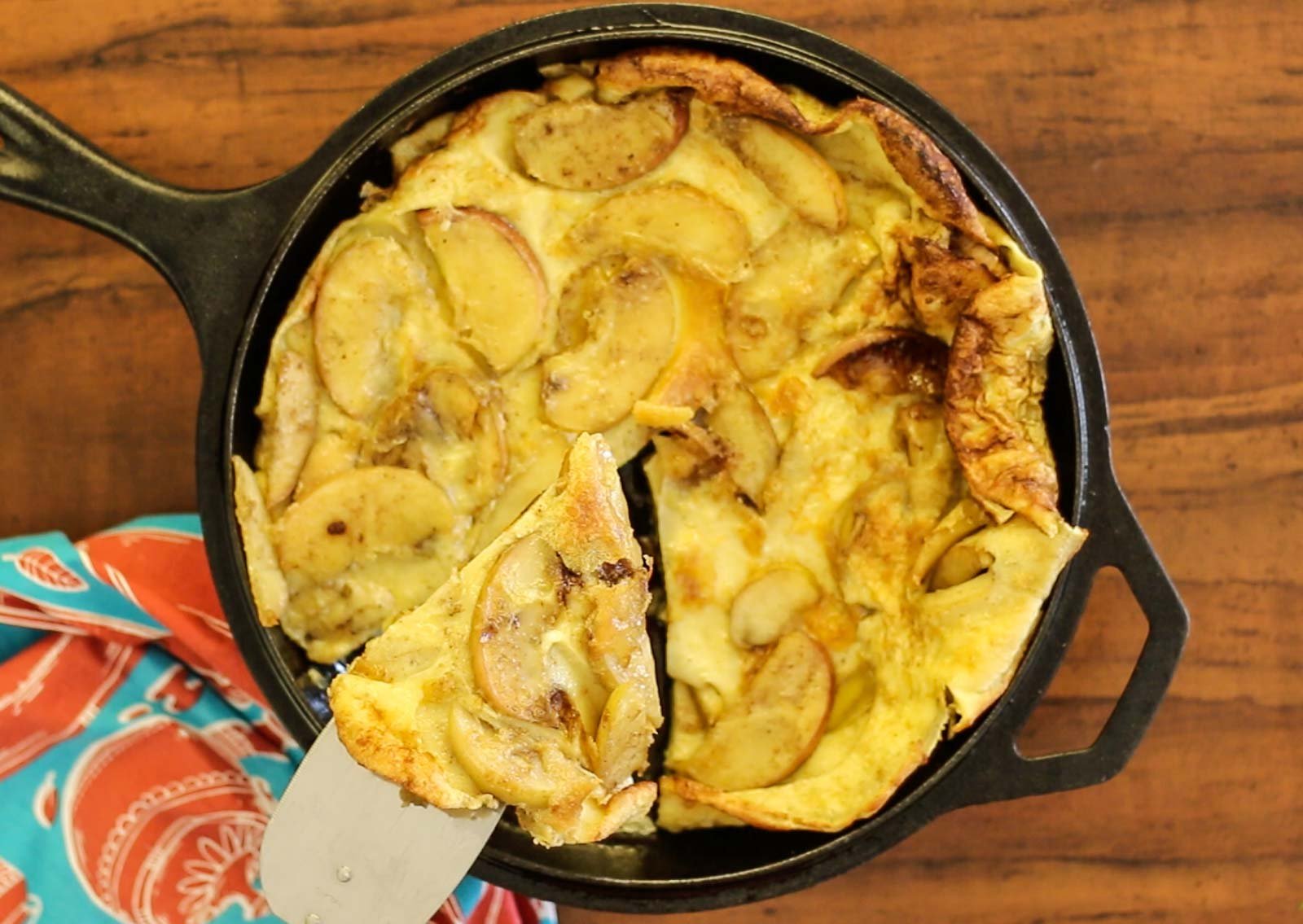 German Pancakes with Caramelised Apples Recipe 