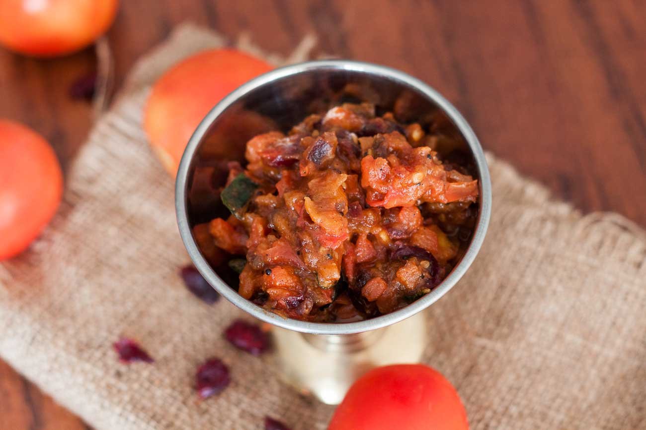 Bengali Style Tomato Khejur Er Chaatni (Tomato, Cranberry and Dates Chutney )Recipe