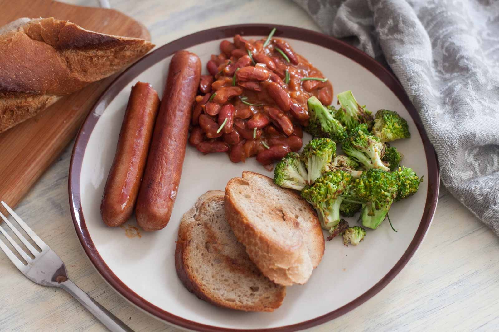 Chicken Sausages, Baked Beans and Stir Fried Broccoli Recipe by Archana’s Kitchen – NewsEverything Food