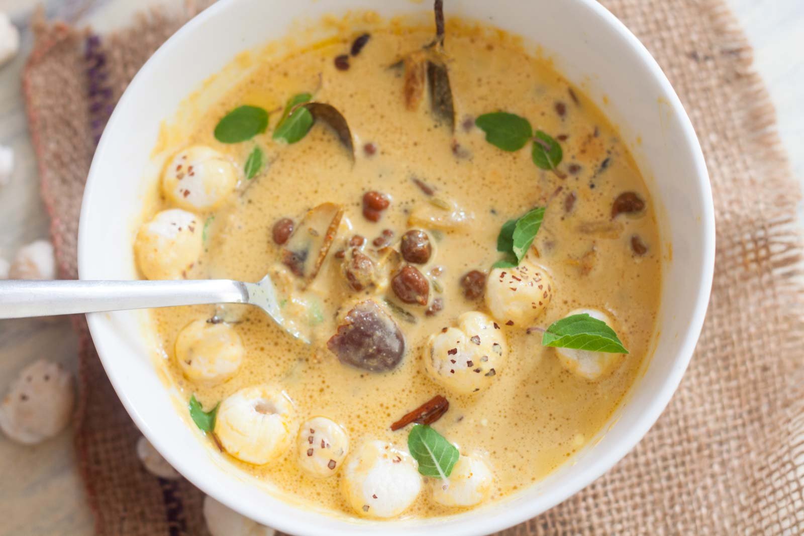 Kala Chana Mithaas Liye Recipe (Chickpeas & Lotus seed In Date Curry) Kala Chana Mithaas Liye Recipe (Chickpeas & Lotus seed In Date Curry)