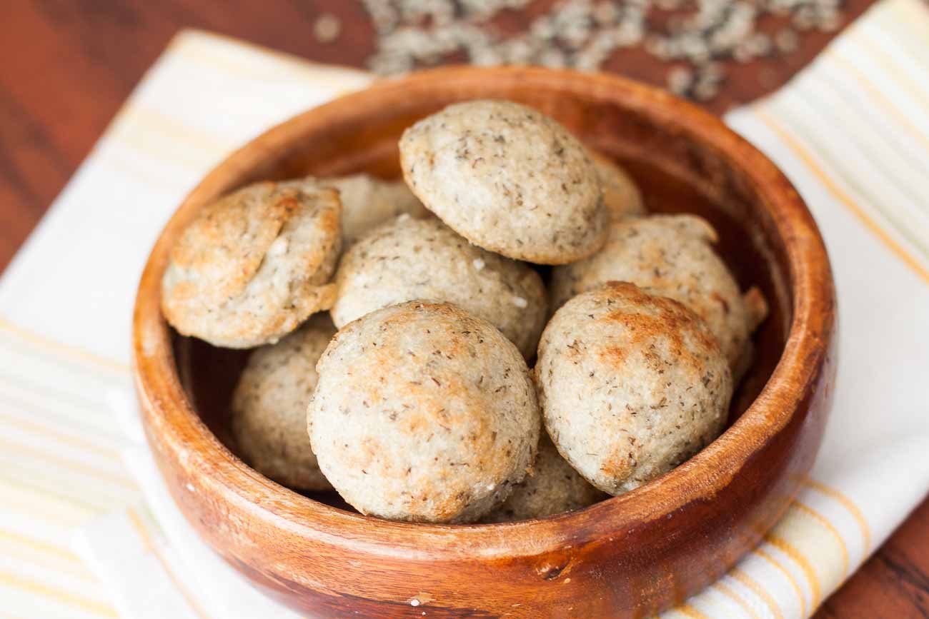 Karwar Style Yerappe Ani Recipe- Rice and Black Split Gram Fried Dumpling
