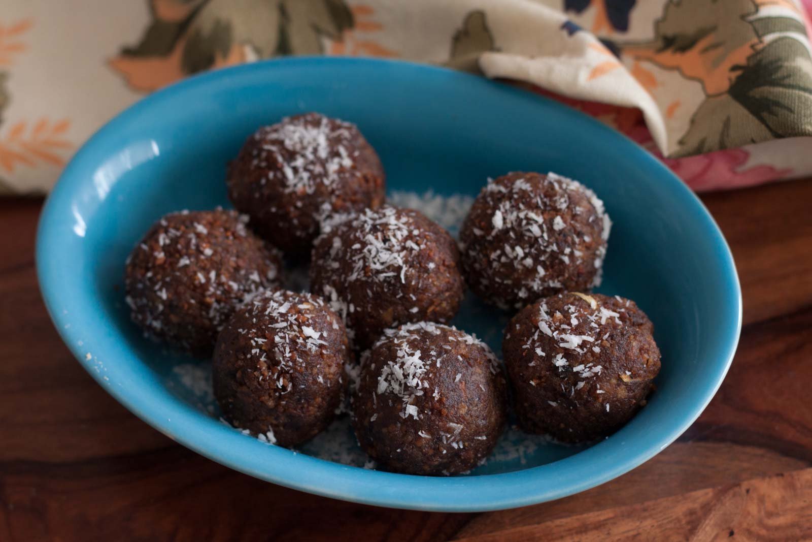 Maharashtrian Policha Ladoo Recipe  - Left Over Roti Ladoo