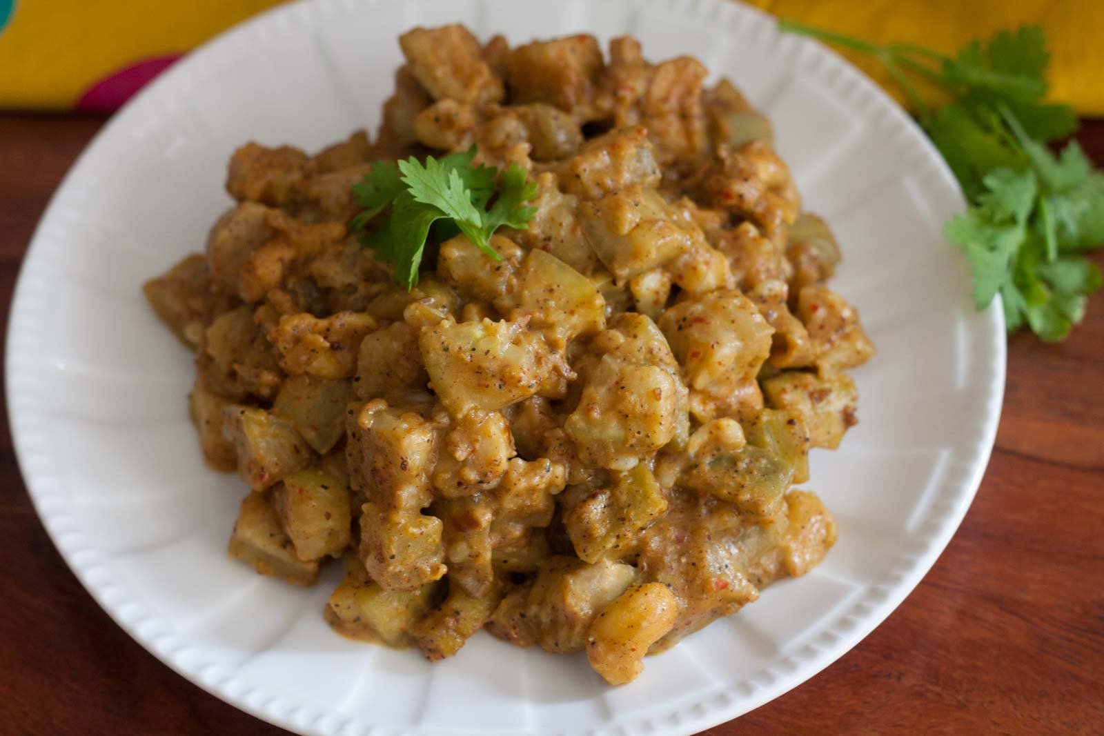 Maharashtrian Style Dudhi Lajuchi Sonari Amti Recipe (Bottle Gourd and Cashew Nut)