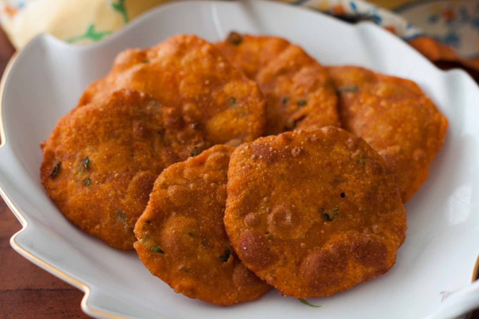 Mangalorean Style Kayi Vade Recipe (Coconut and Rice Flour Fried Bread Recipe)