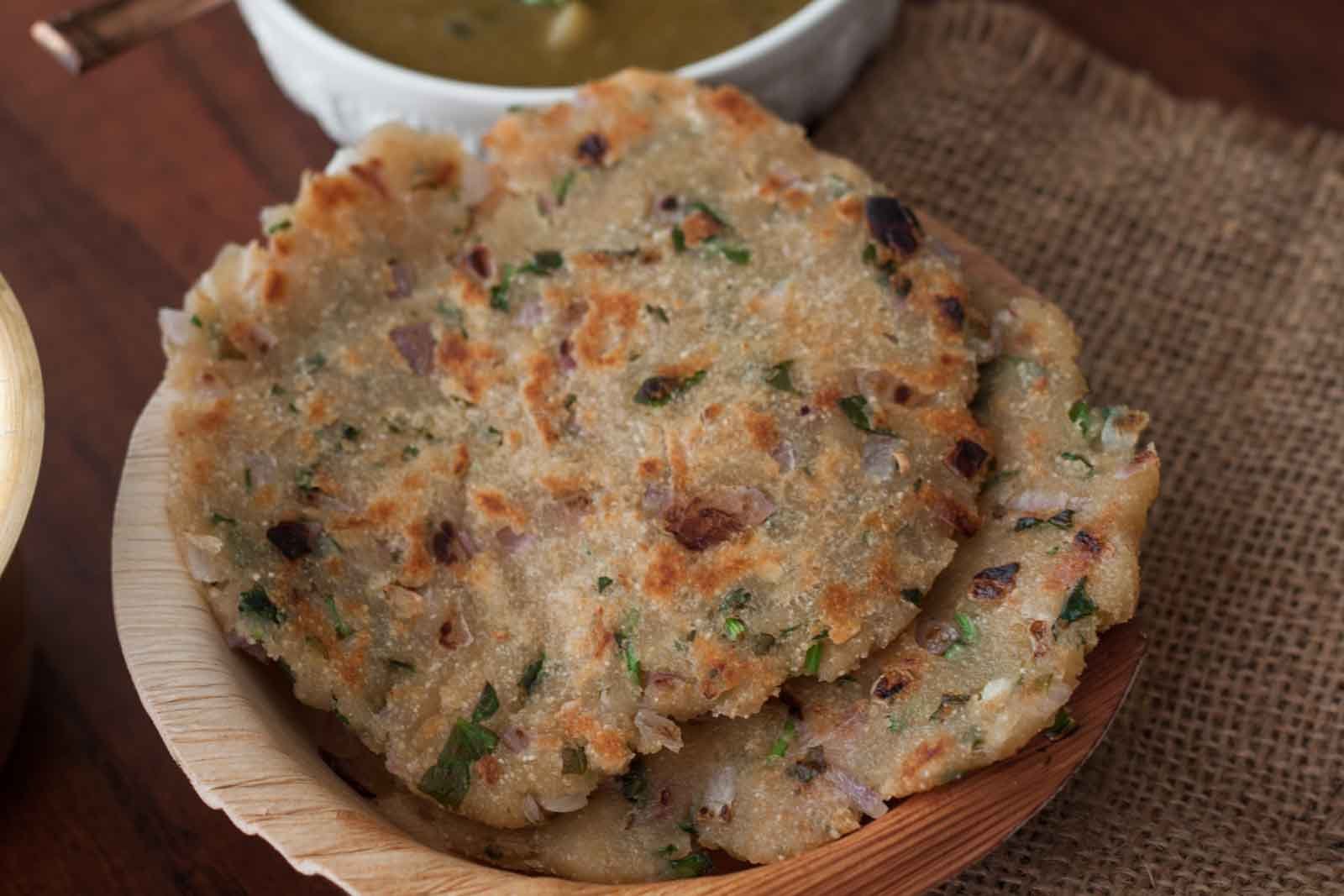 Mangalorean Style Sajjige Rotti/Rulavachi Bhakri Recipe (Semolina