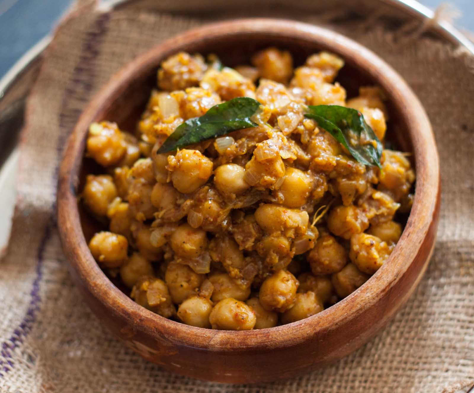 Mangalorean Style Sonay Sukka Recipe - Dry Chickpea Stir Fry 