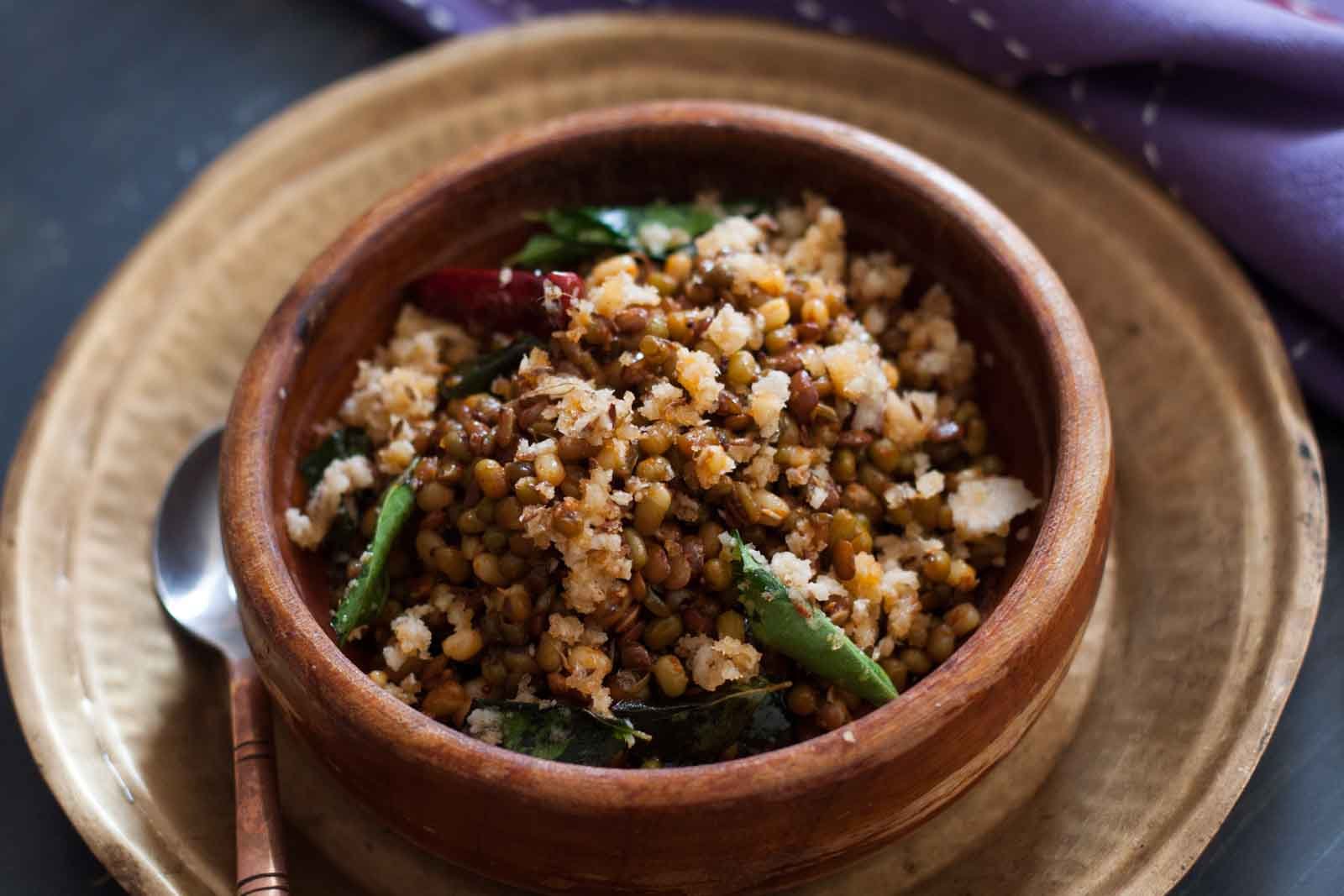 Matki Chi Usal Recipe - Spicy Moth Sprouted Salad Matki Chi Usal Recipe - Spicy Moth Sprouted Salad