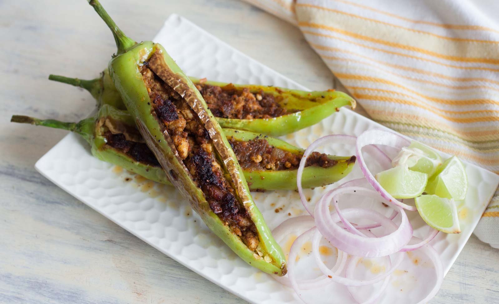 Milagai Bajji Stuffed with Masala Chicken Recipe 