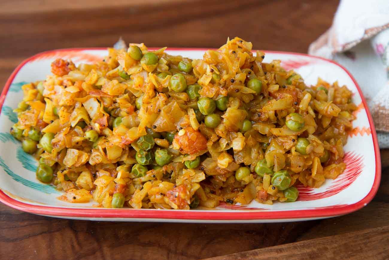 Patta Gobi Matar Nu Shaak Recipe (Cabbage & Peas Sabzi Recipe)