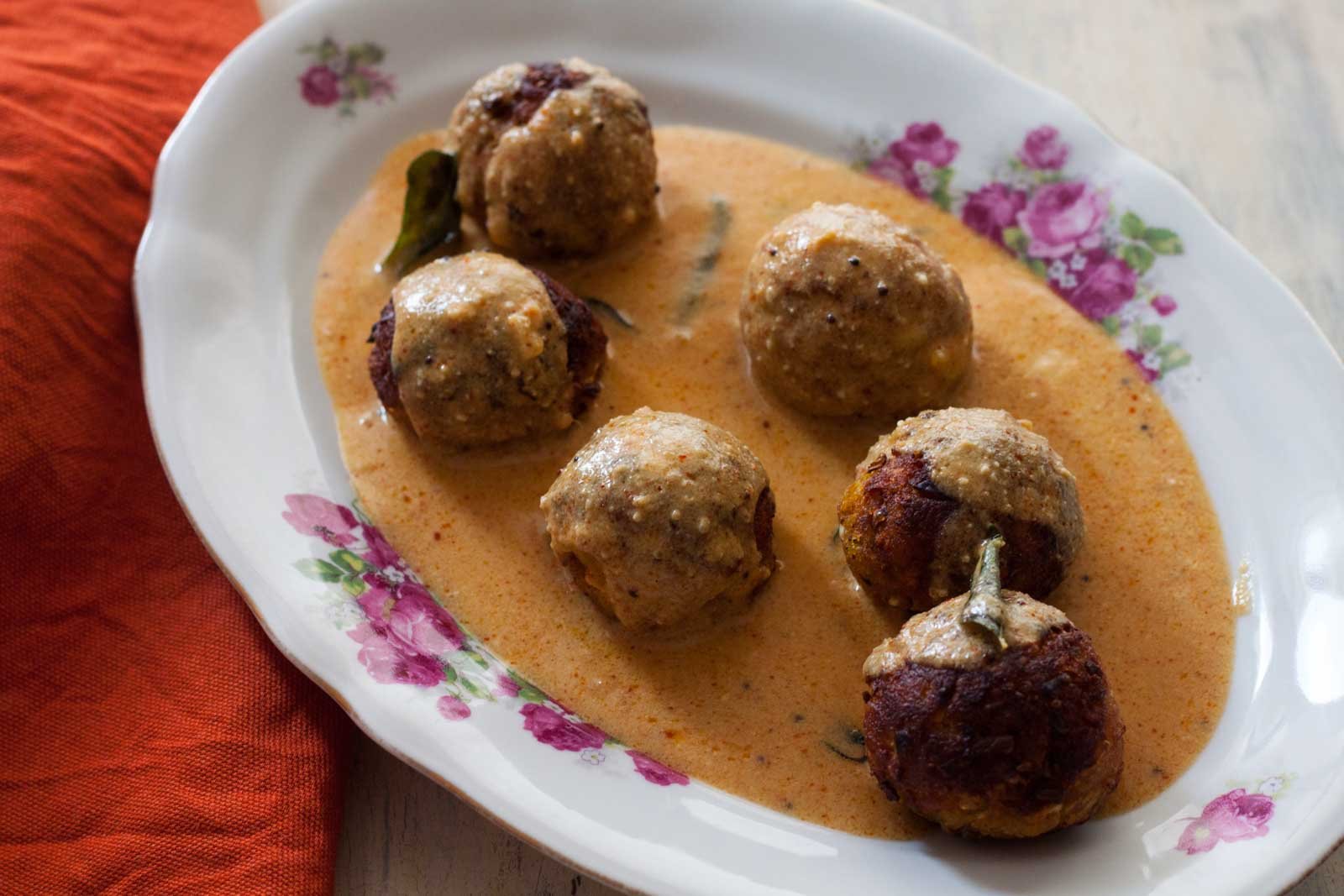 Raw Papaya Kofta In Yogurt Curry Recipe