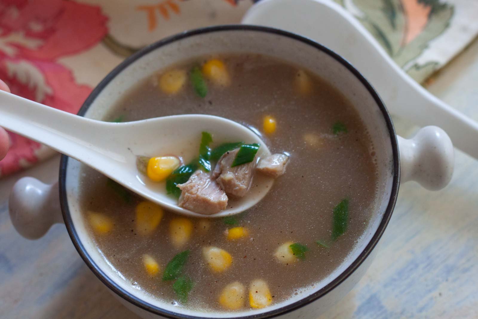 चिकन सूप रेसिपी - Soulful Chicken Soup Recipe