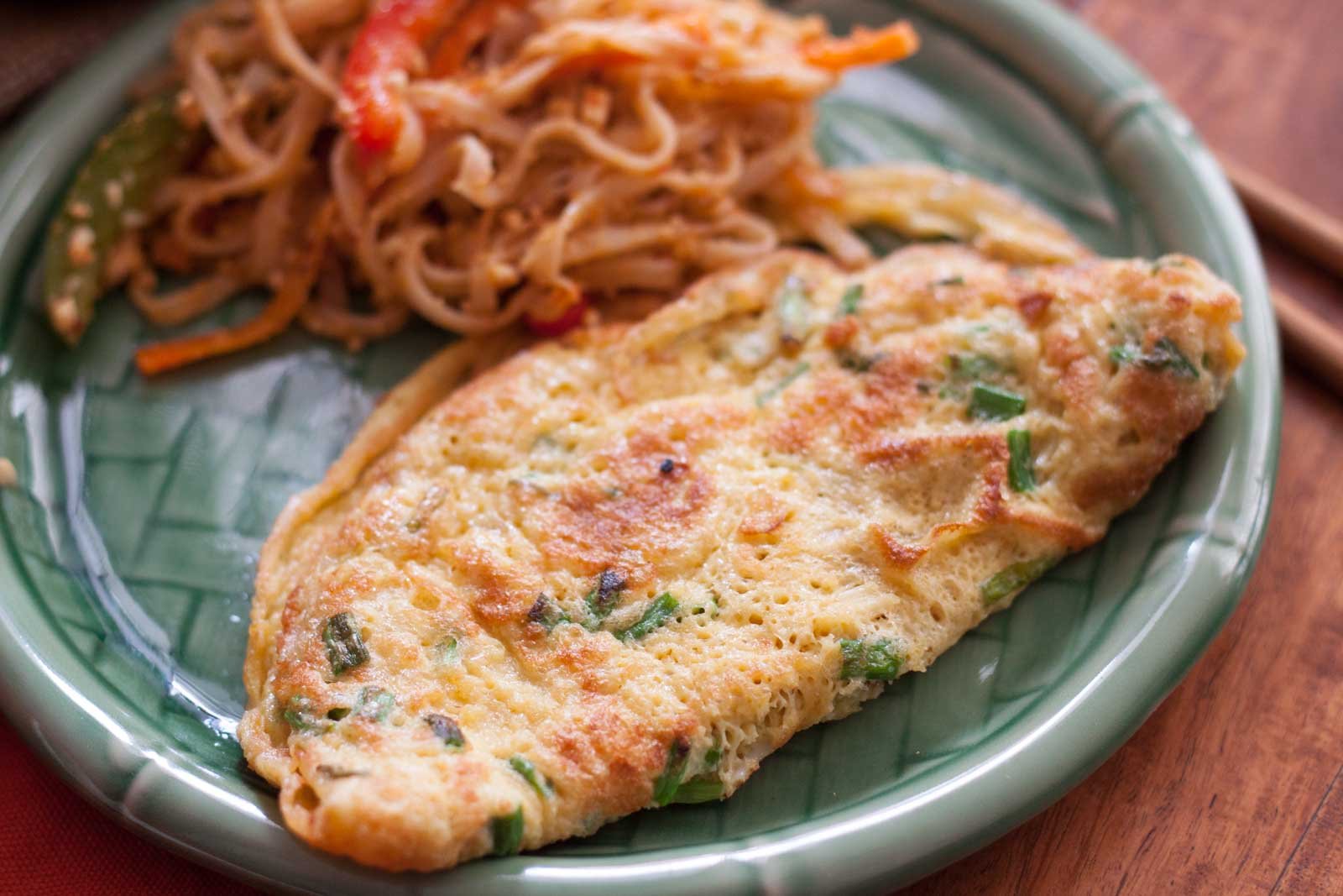 Thai_Style_Kai_Jeow_Moo_Sab_Recipe_Omelet_with_minced_Chicken_Recipe /upload/