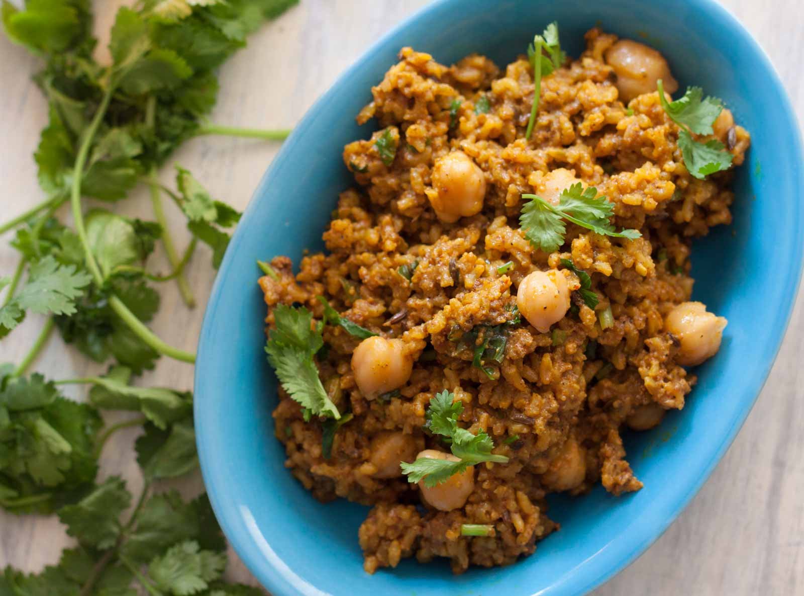 काबुली चना वेगन करीड राइस रेसिपी - Vegan Curried Rice With Chickpeas Recipe