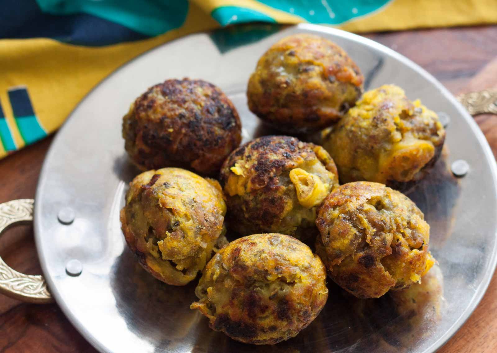 Kerala Style Sugiyan Recipe (Sweet Moong Dal Bondas) Kerala Style Sugiyan Recipe (Sweet Moong Dal Bondas)