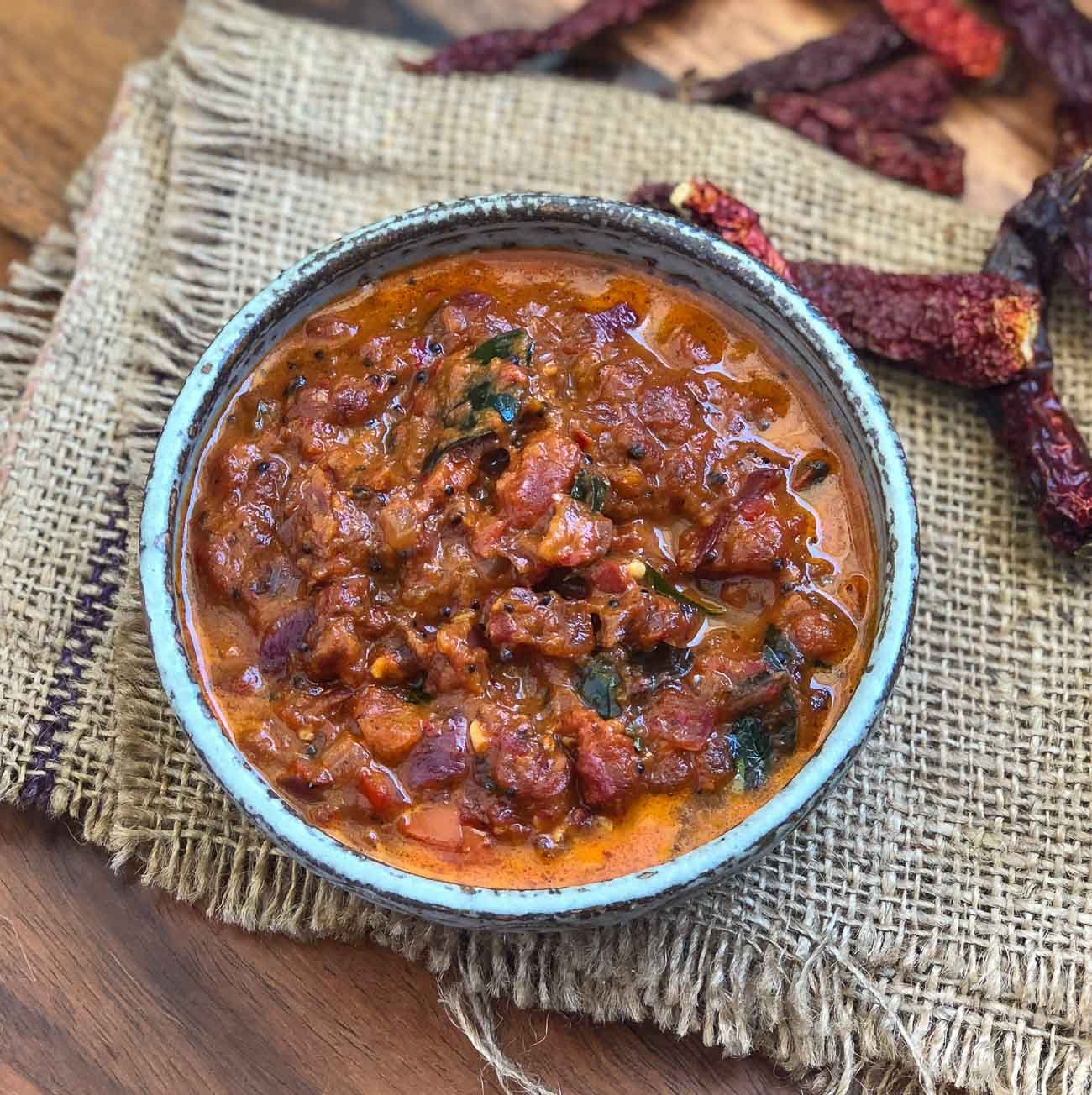 Madurai Spicy Tomato Chutney Recipe- Thakkali Vengayam Chutney