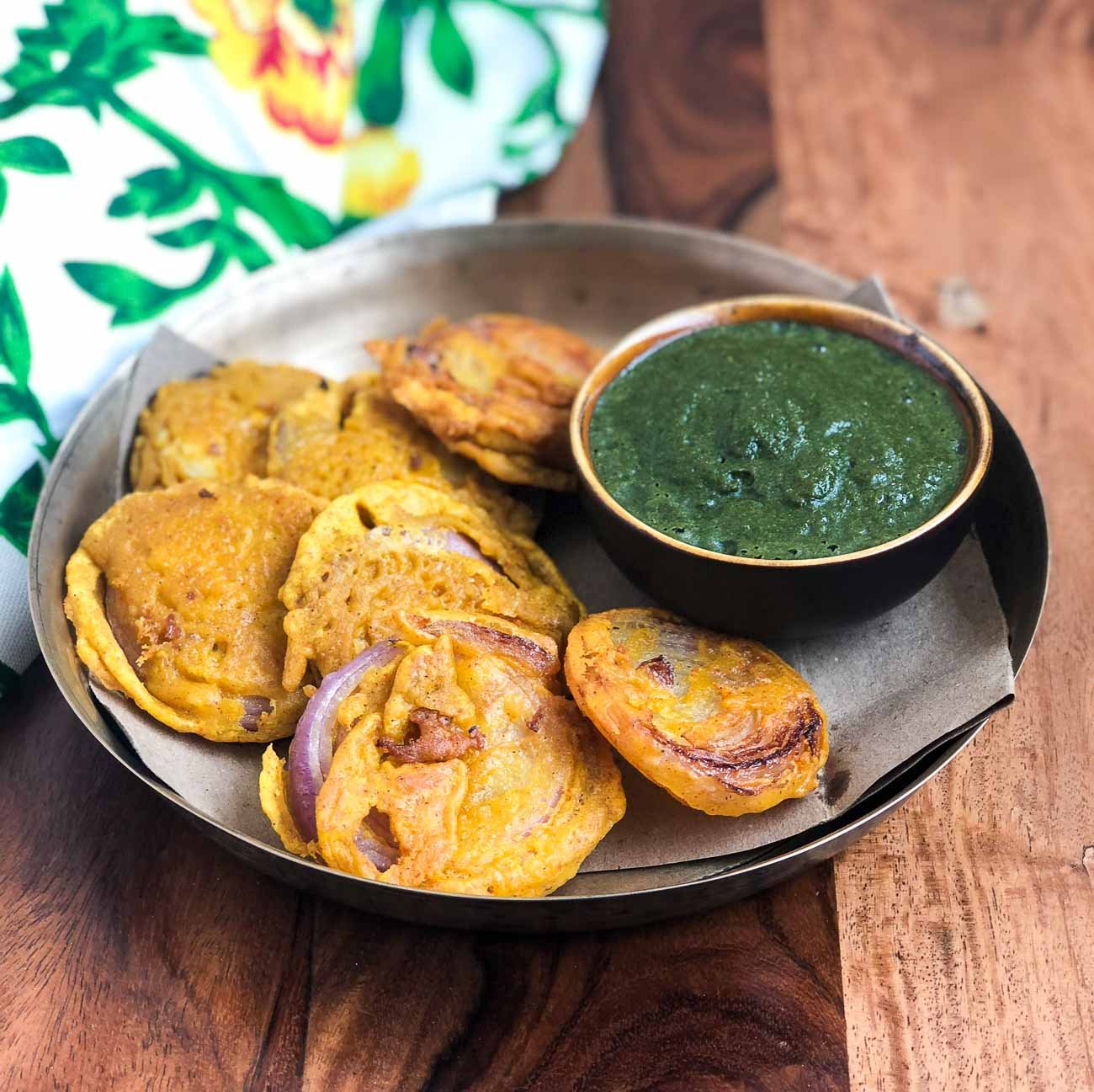 Onion Bajji Recipe -Vengaya Bajji/ South Indian Onion Pakora