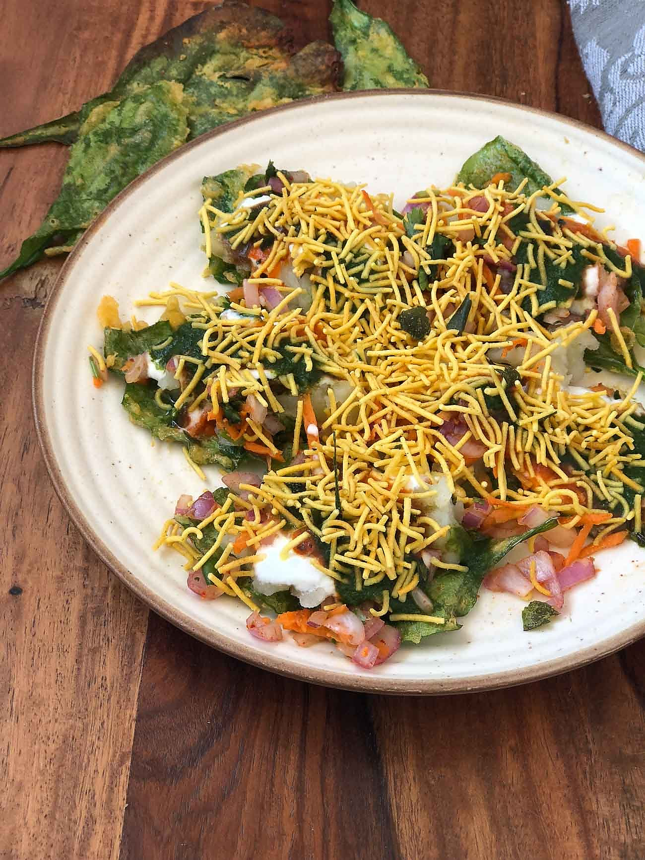 Palak Patta Chaat Recipe-Delhi style Spinach leaf Chaat 