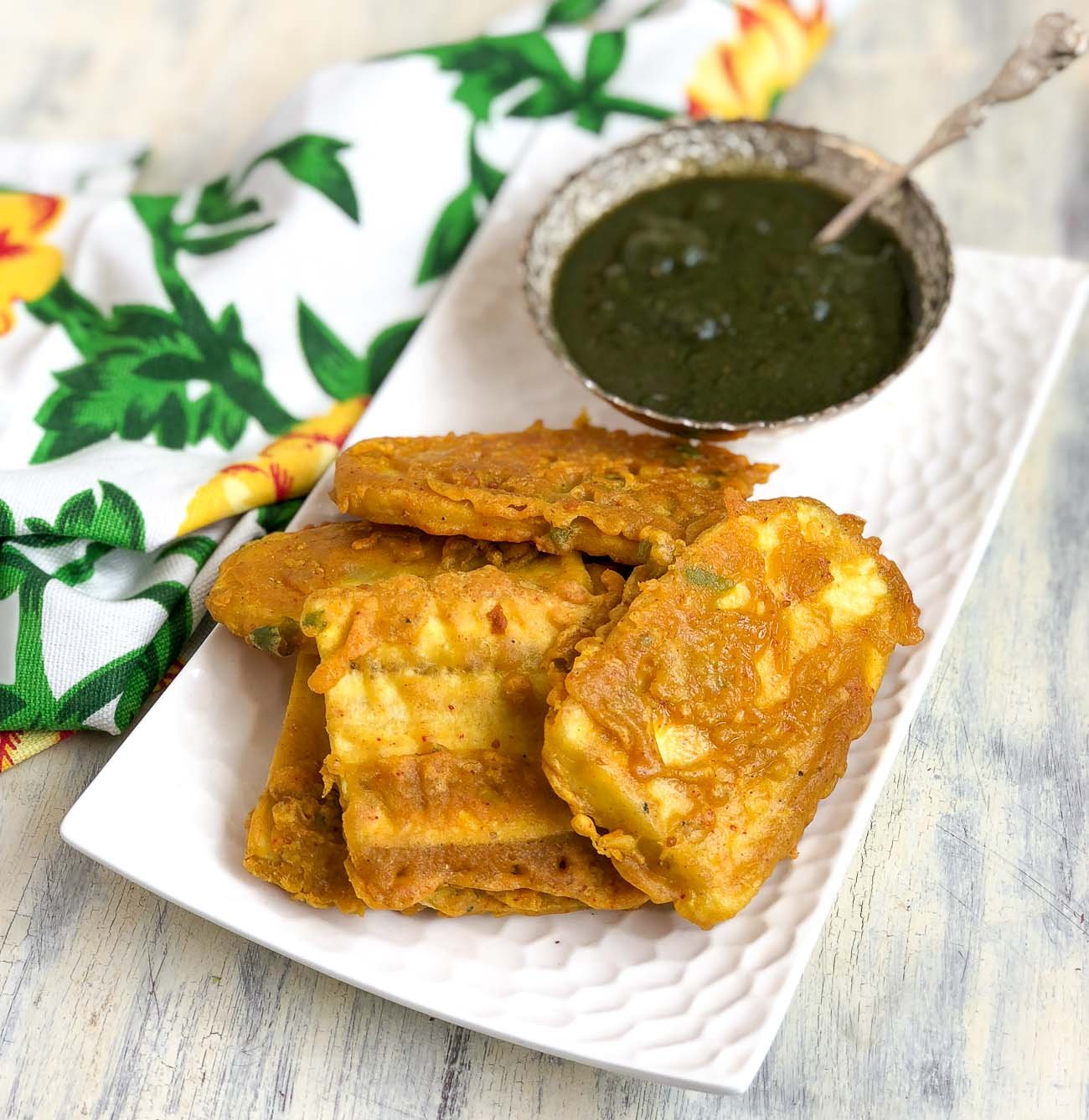 Raw Banana Bajji Recipe- Balekai Bajji | Vazhakkai Bajji