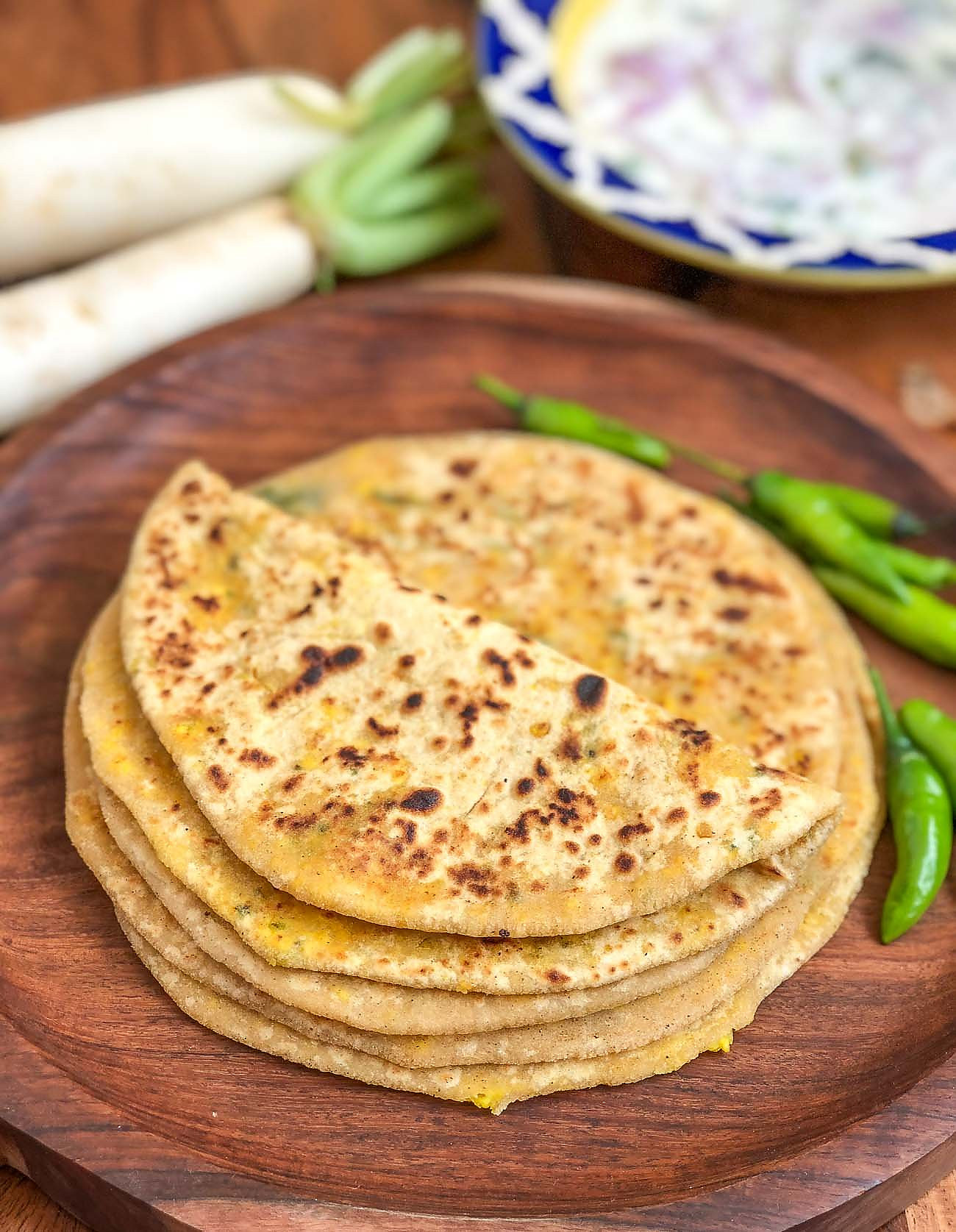 Stuffed Mooli Paneer Paratha Recipe 