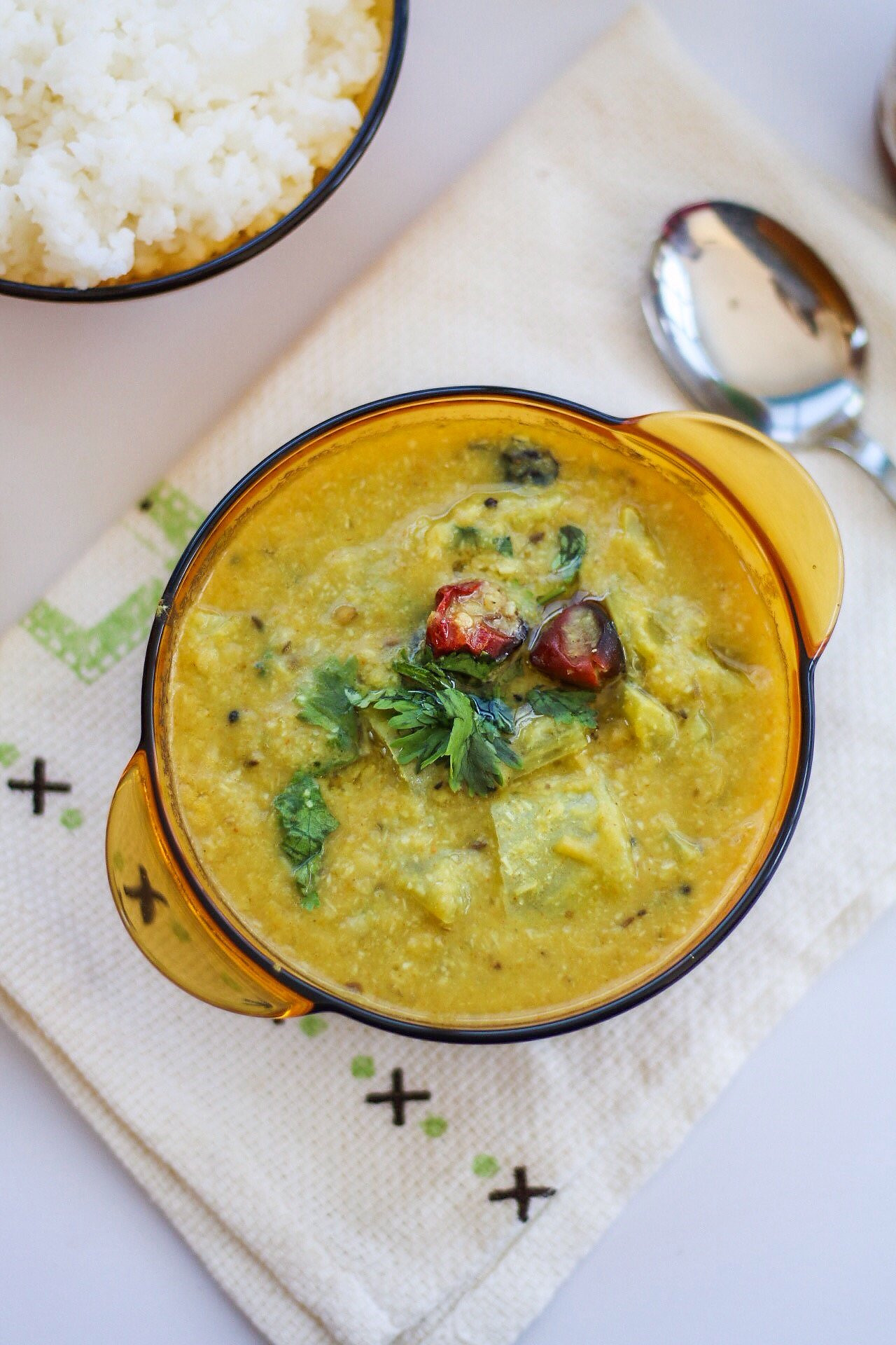 Snake Gourd Kootu Recipe (Pudalangai Kootu) 