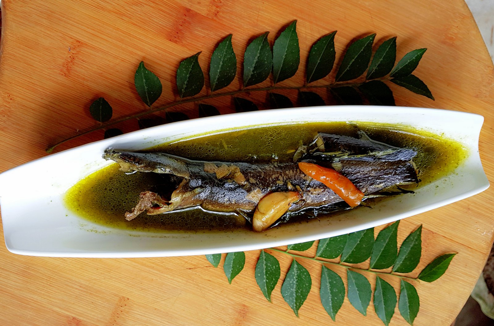 Assamese Style Walking Catfish In Curry Leaf Gravy Recipe