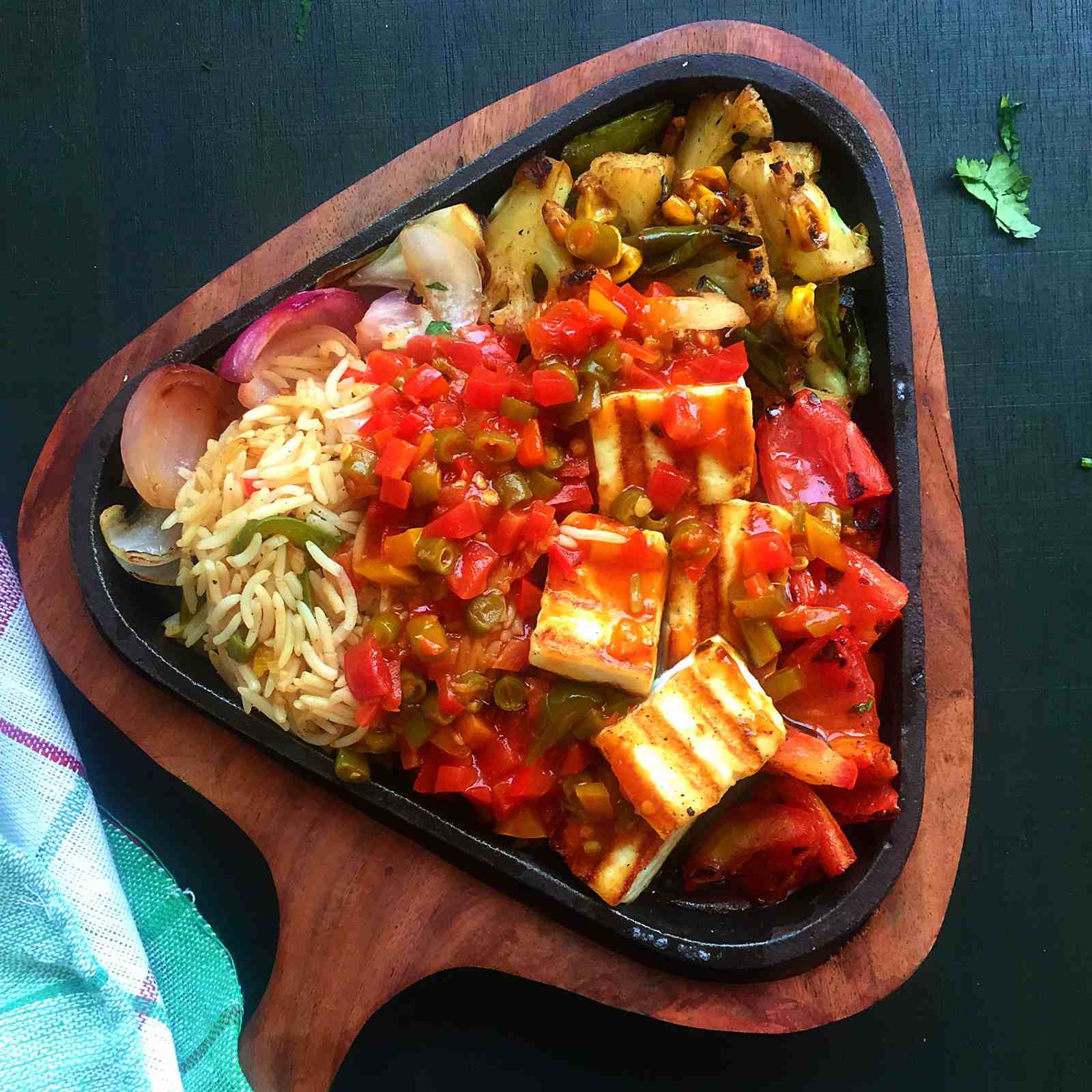 Paneer Sizzler Recipe In Chilli Garlic Sauce With Rice