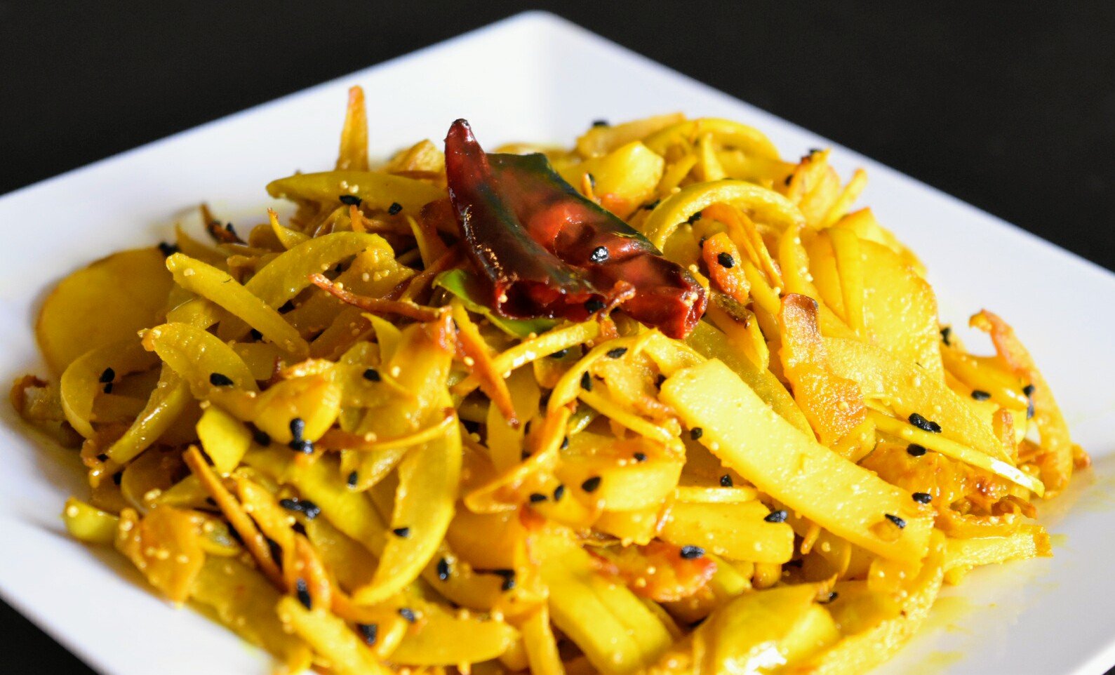 Lau Er Khosha Bhaja Recipe - Bottle Gourd Peel Stir Fry