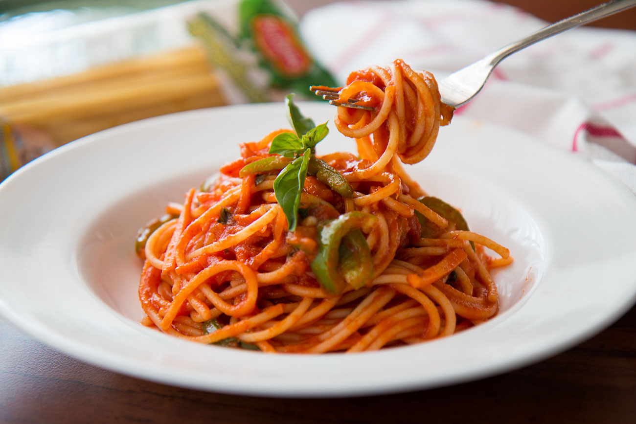 Easy Spaghetti Recipe In Creamy Tomato Sauce  | Vegetarian & Kid Friendly