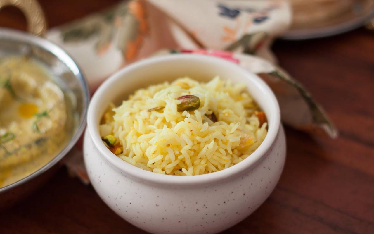 Bengali Mishti Pulao Recipe Sweet Rice with Dry fruits 3 thumbnail 1280x800