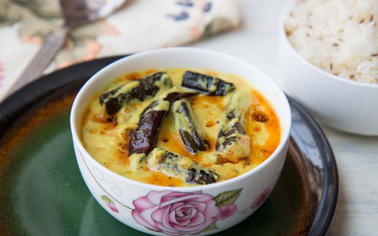 Bhindi Kadhi Recipe Punjabi Cuisine 2 thumbnail 1280x800