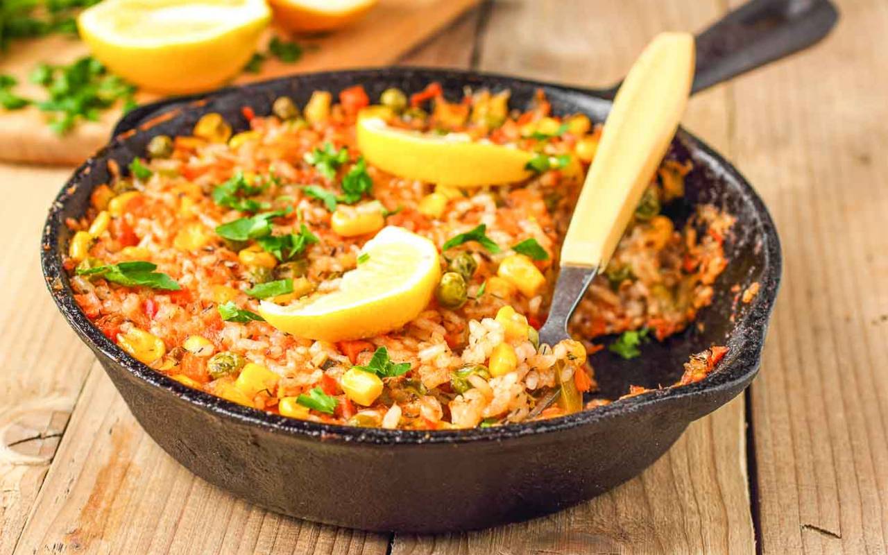 Smoked Vegetarian Spanish Rice Recipe Mexican Rice 1 thumbnail 1280x800