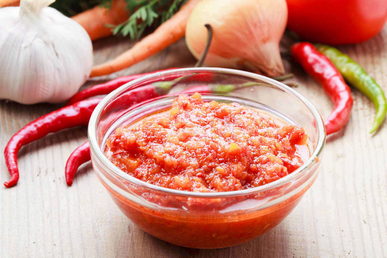 How To Make Indo-Chinese Spicy Schezuan Sauce At Home