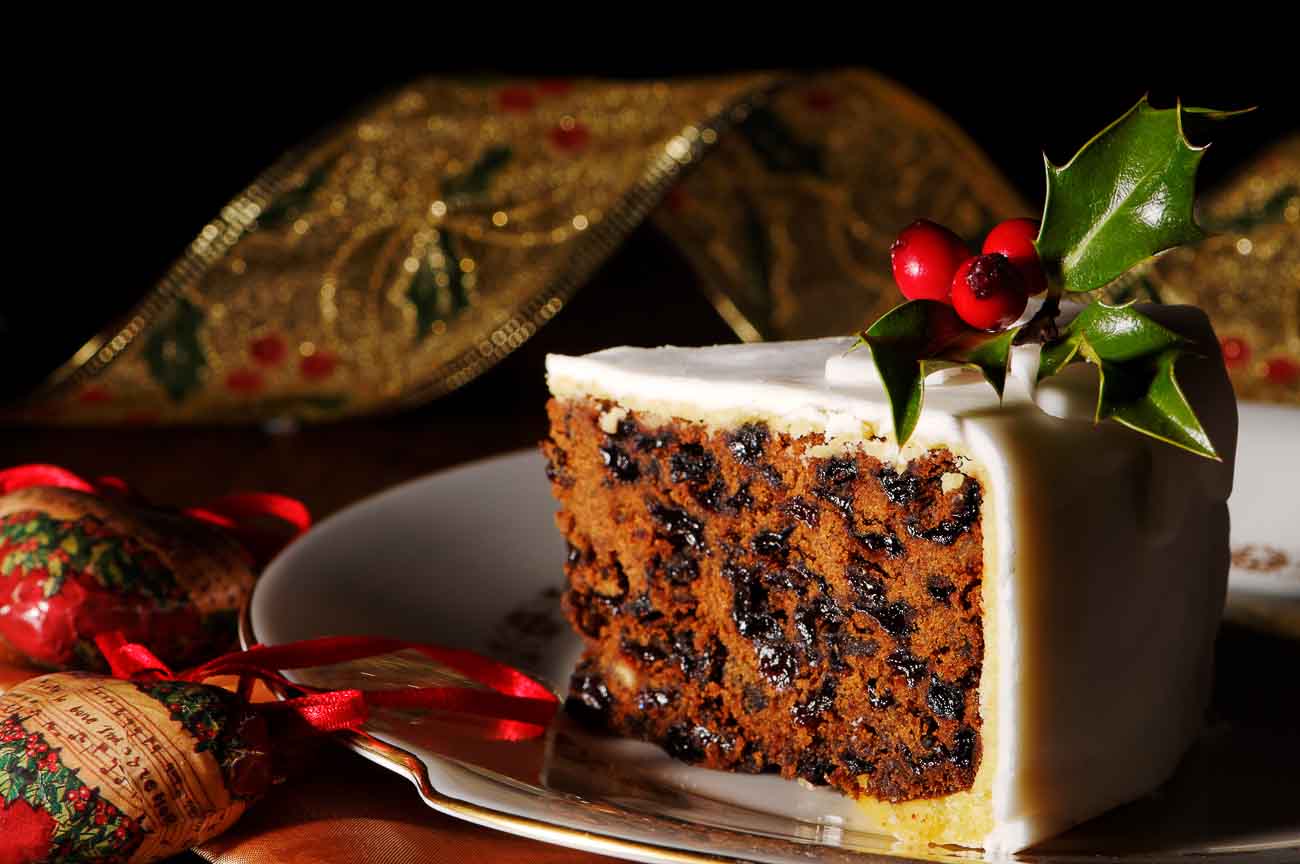 Recipe: Five-ingredient Christmas cake | Sainsbury's