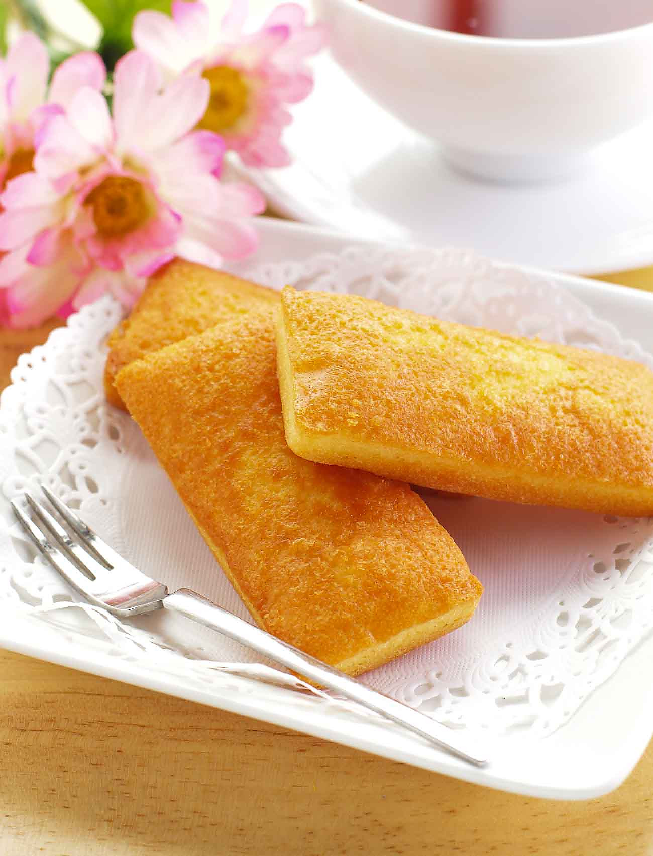 Financiers Recipe - French Almond Tea Cake Financiers Recipe - French Almond Tea Cake
