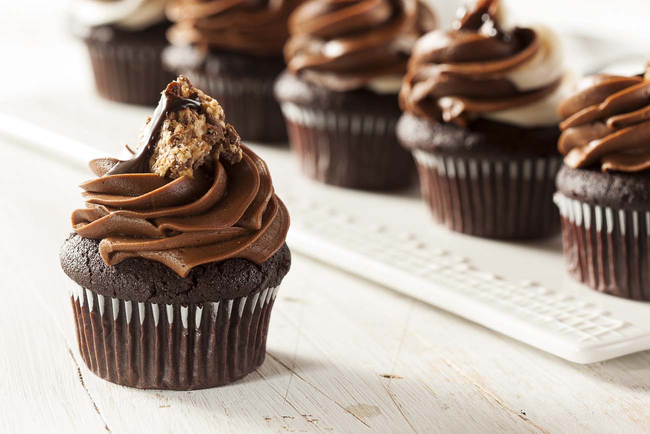 Chocolate Cup Cakes with Irish Cream Frosting Chocolate Cup Cakes with Irish Cream Frosting