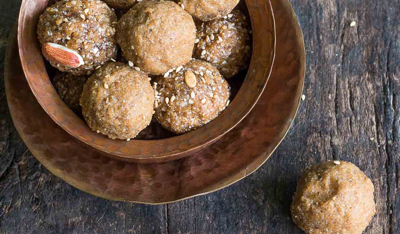 Gujarati Kachariyu Recipe - Spiced Sesame And Coconut Ladoos