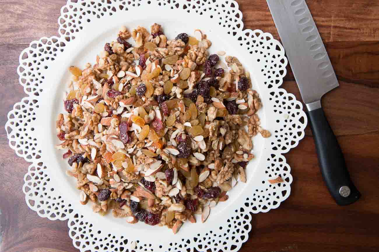 Homemade Trail Mix Recipe with Dry Fruits