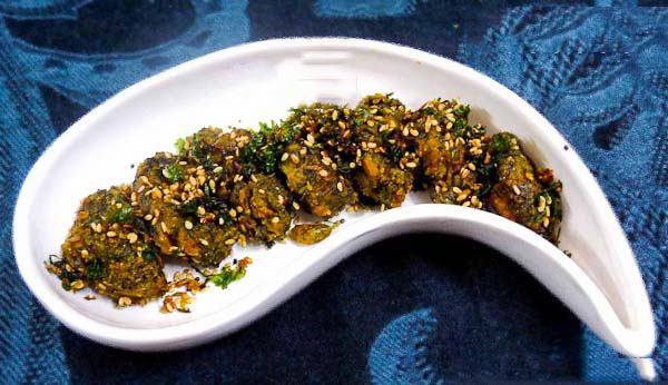 Kothimbir Vadi Recipe (Maharashtrian Coriander Fritters)