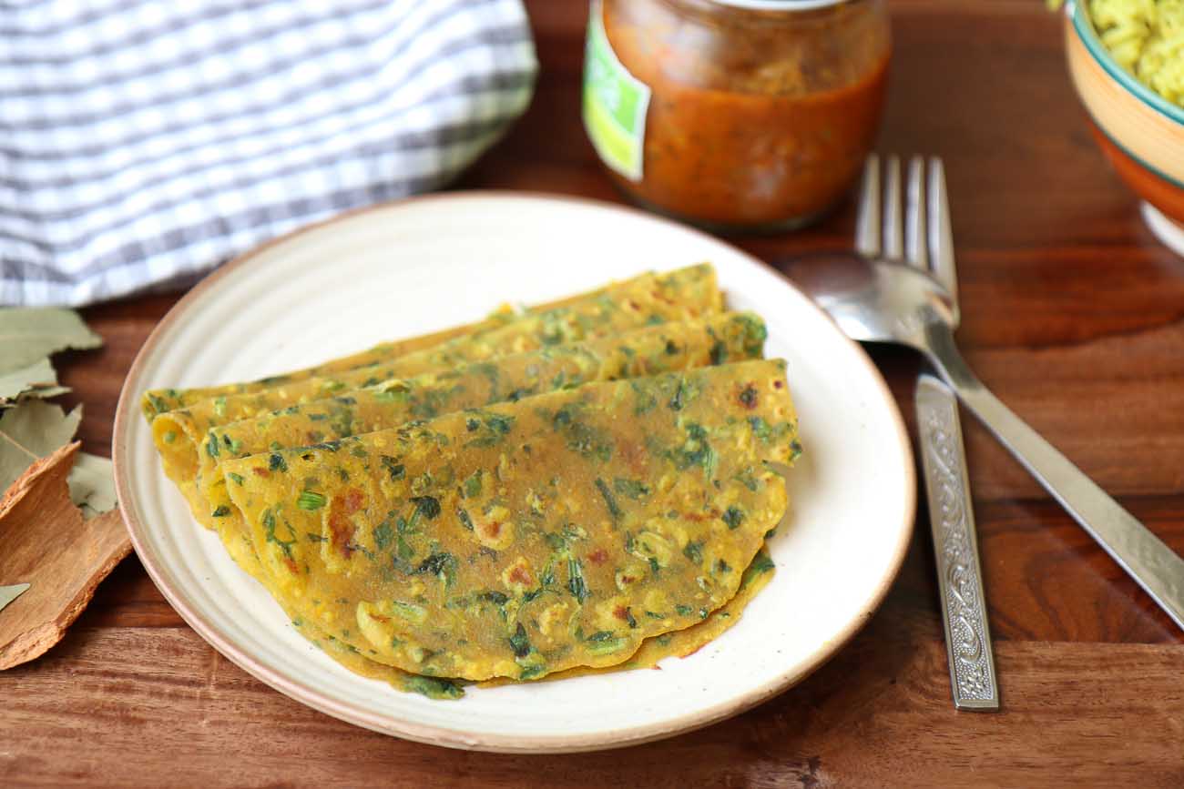 Hara Dhania Paratha Recipe - Coriander Paratha