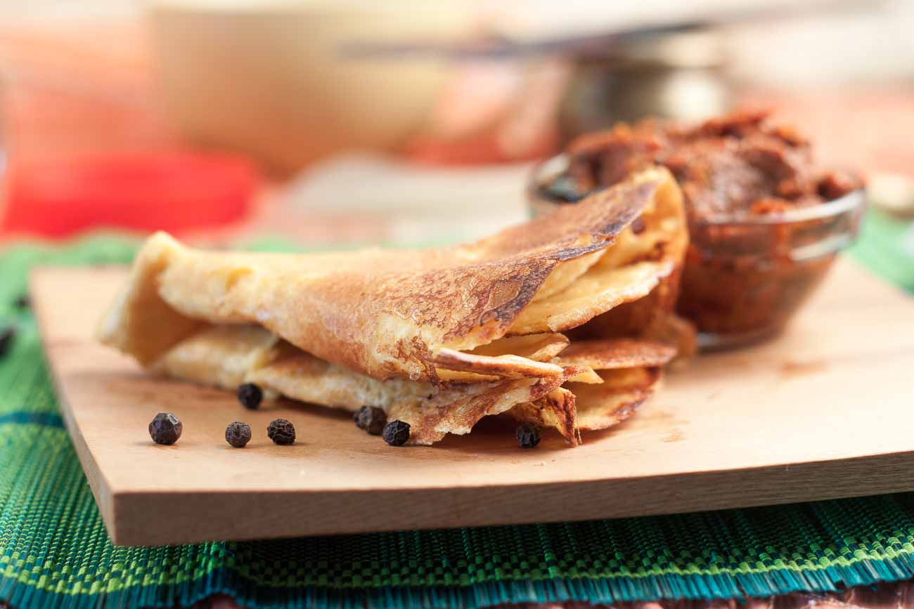 Oats and Besan Cheela Recipe (High Protein Spiced Crepes) Oats and Besan Cheela Recipe (High Protein Spiced Crepes)