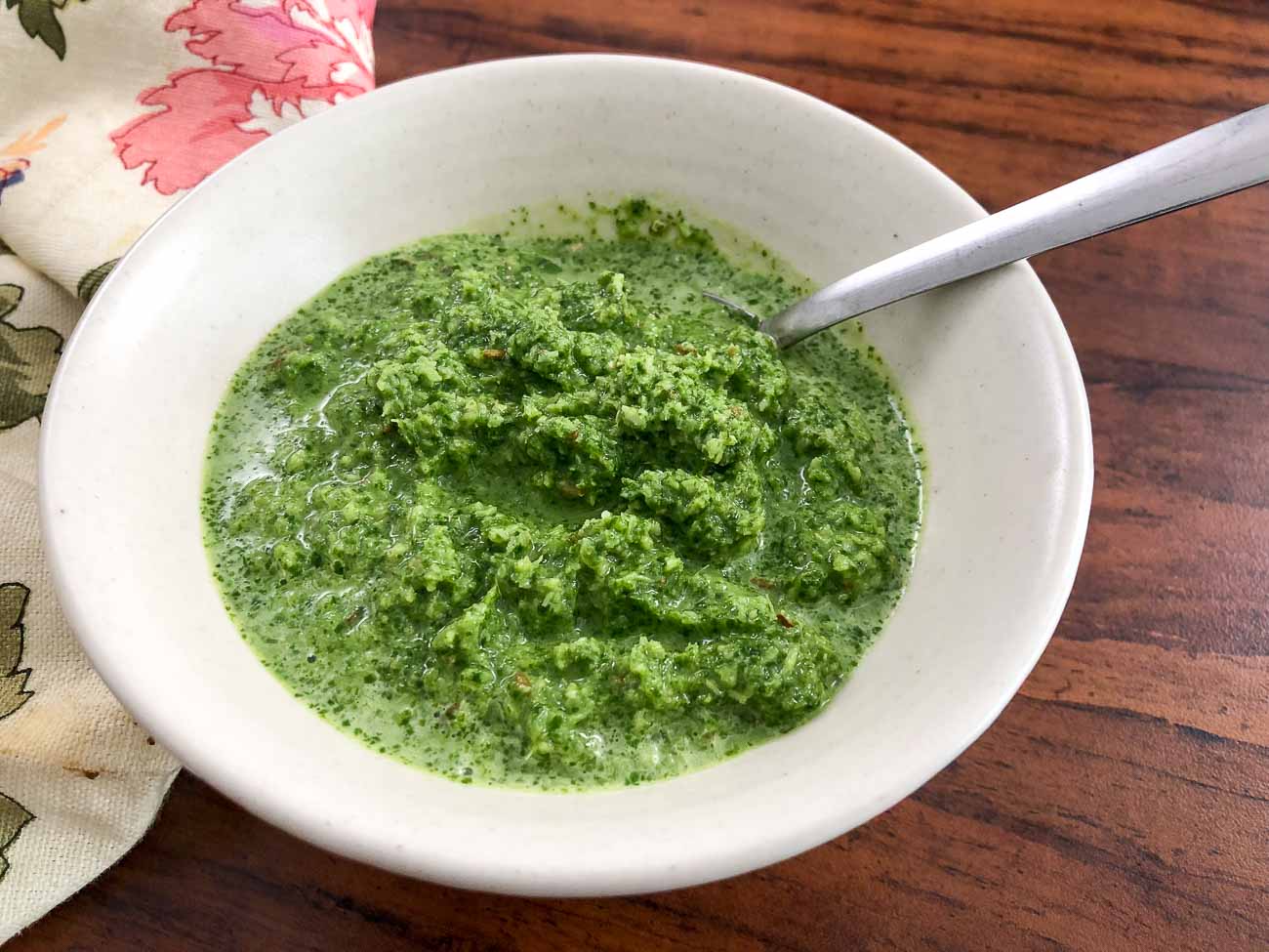 Green Coriander and Coconut Chutney Recipe