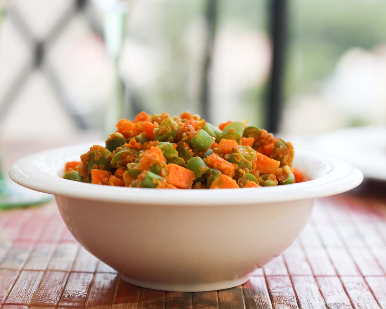 Gajjar Mirch Ka Sambhaar Recipe (Instant Carrot Capsicum Pickle)