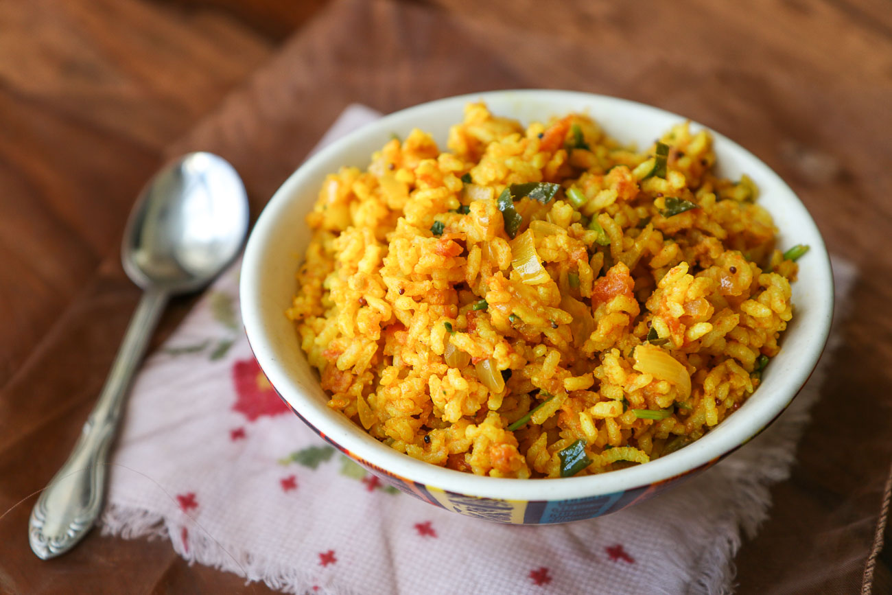 Thakkali Sadam Recipe - Spicy Tomato Rice