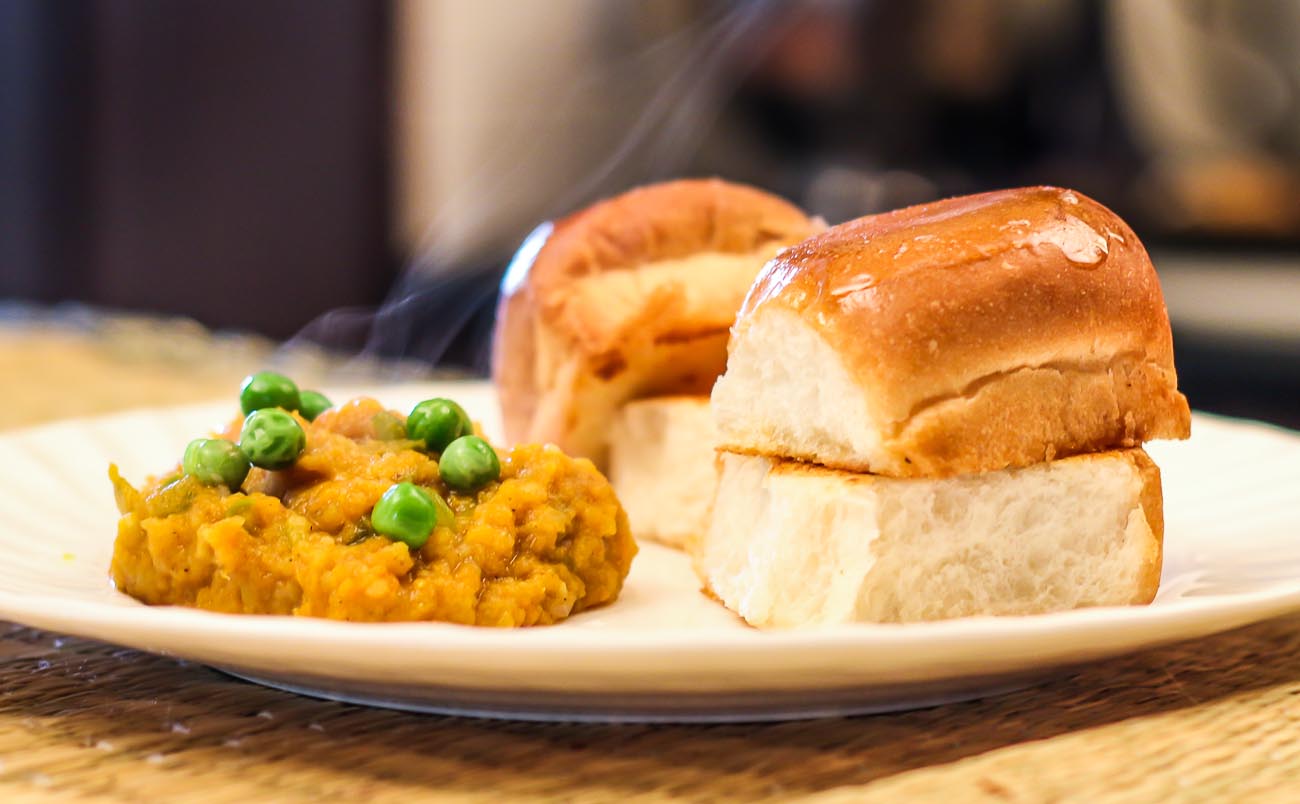 Pav Bhaji Recipe (Buttered Buns Served with Spicy Mashed Vegetables)