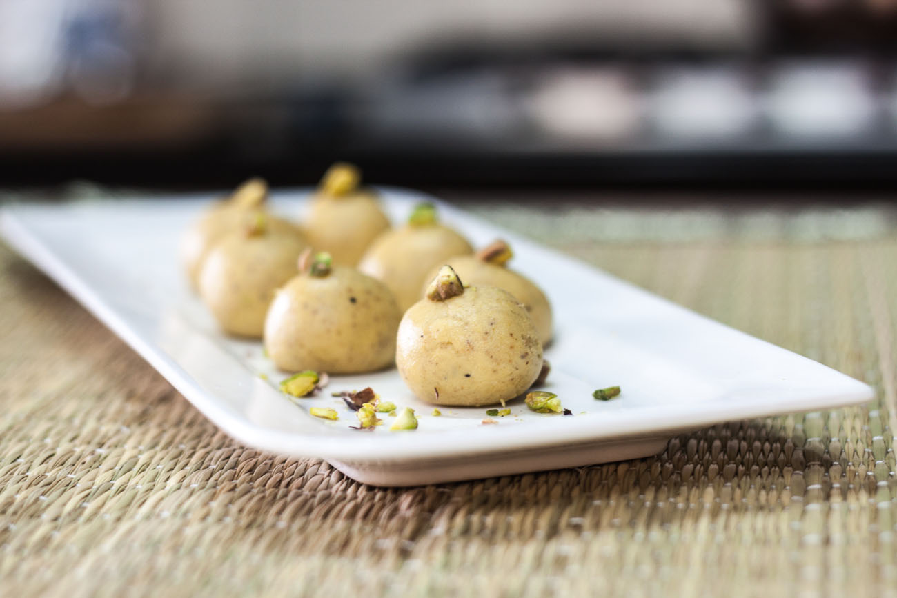 Besan Ladoo Recipe - Chana Dal Ladoo