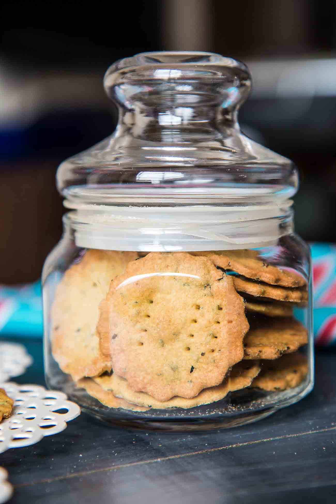 Baked & Crisp Whole Wheat Methi Puri Recipe (Healthy Snack)