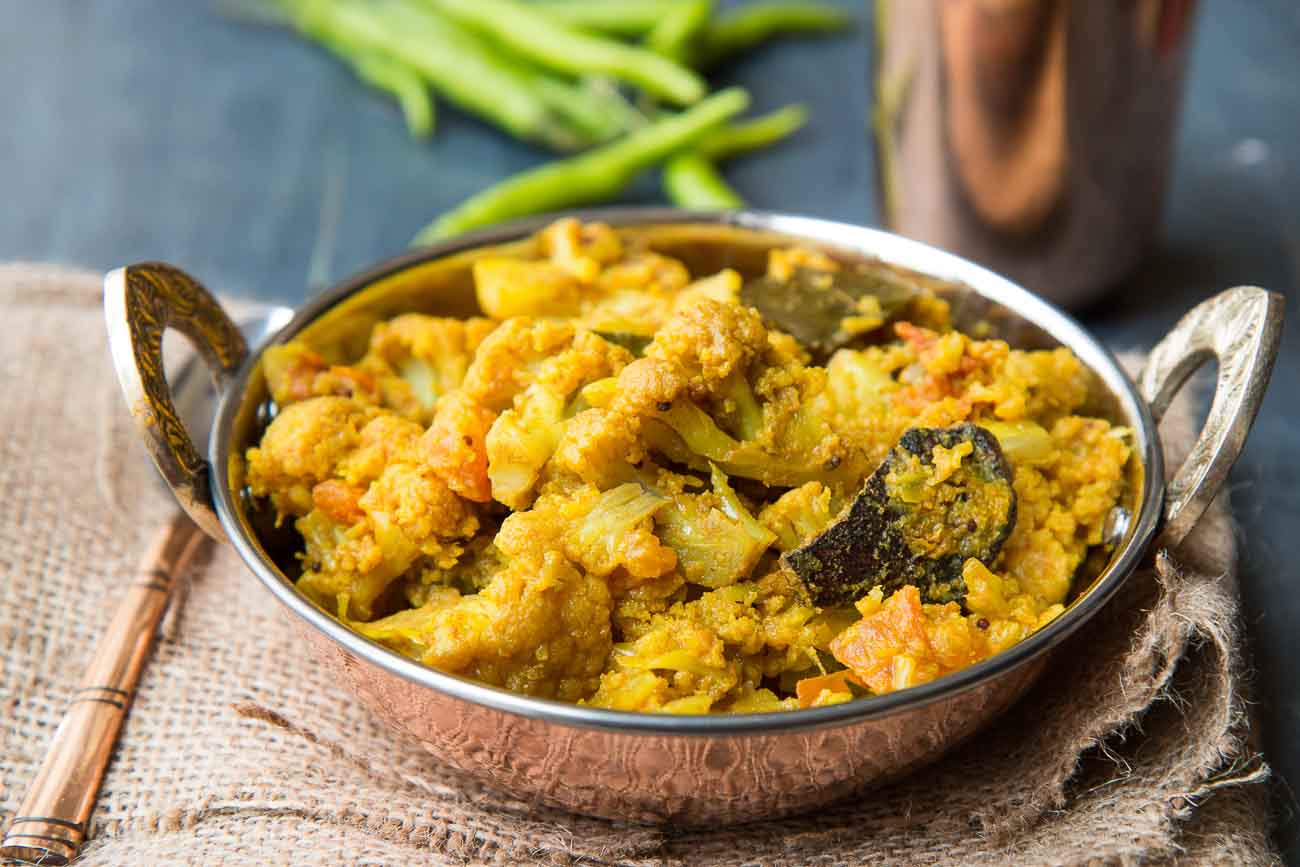 Chettinad Cauliflower Pepper Fry Recipe - Chettinad Poo Kosu Poriyal